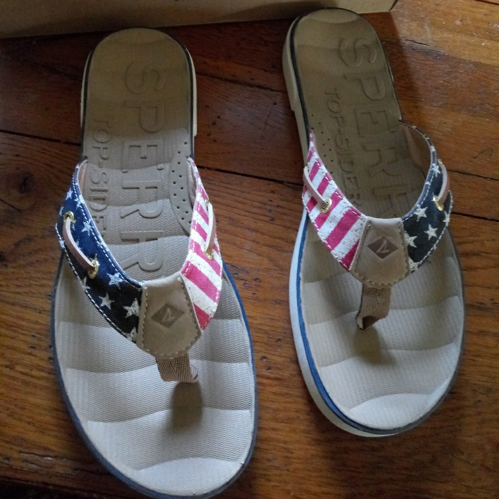 Sperry flip flops